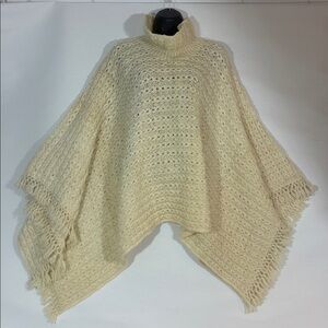 WOMAN’S VINTAGE FANCY FRINGED KNITSHAWL/STAND UP OR DOWN COLLAR